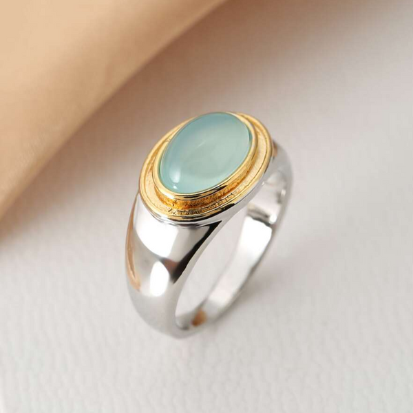 GABI | Anillo vintage con piedra lunar verde